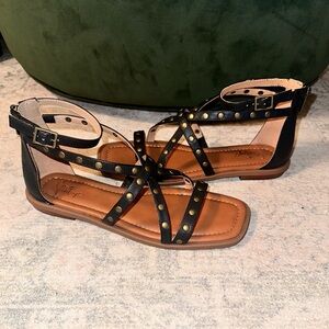 New Crown Vintage Sandals
